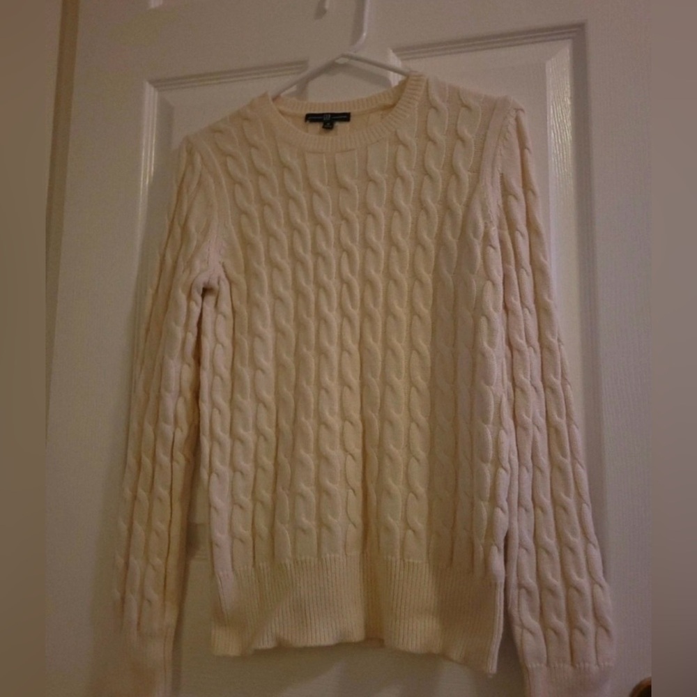 GAP Cream Cable Knit Sweater, size M